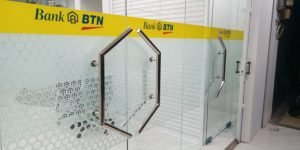 sticker kaca bank